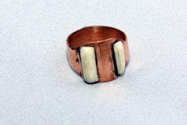 JRP Designer Ring aus Kupfer mit einer Knochenauflage